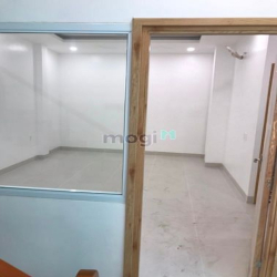 Nhà đẹp - Hẻm Xe Hơi (8m) - sát mặt tiền đường Hòa Hảo. 70m. Nha mới