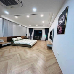 Tân Mai - Nhà mới - 6 tầng - thang máy - 48m² x6 tầng giá chỉ 7,2 tỷ