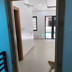 Nhà đẹp - Hẻm Xe Hơi (8m) - sát mặt tiền đường Hòa Hảo. 70m. Nha mới