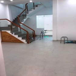 Nhà đẹp - Hẻm Xe Hơi (8m) - sát mặt tiền đường Hòa Hảo. 70m. Nha mới