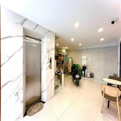 Nhà Phố hiện đại - Thiết kế Lửng - Thang máy - Mặt tiền hẻm 6m