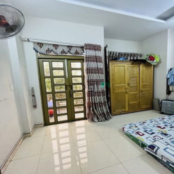 Nhà Mặt Tiền Sát Chợ Kinh Doanh Chỉ 5.7 Tỷ