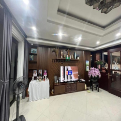 Lương Định Của-Ô tô đỗ cửa-Kinh doanh sầm uất-Gần hồ
