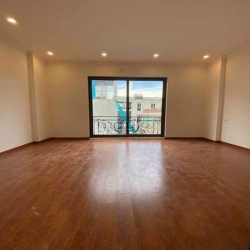 Bán nhà Long Biên ngõ 206 Cổ Linh đối diện Aeon Mall 45m 4 tầng 3,6 tỷ