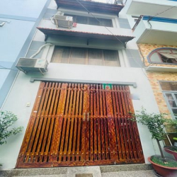 Cần Đổi Nhà, Bán Nhanh căn Cách Mạng Tháng 8, Q3. DT 4x8m 3 Tầng