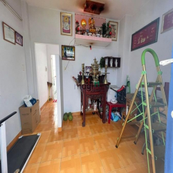 Nhà 4 tầng 2 mặt tiền thoáng Dt:4m x 10m - Hẻm ôtô 6m - Vũ Huy Tấn P.1