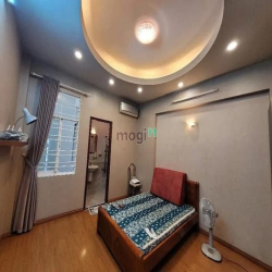 TÂN BÌNH- nội thất hiện đại- giá bèo, vì chủ xuất ngoại nhỉnh 10t5