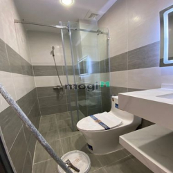 Cần cho thuê nhà phố 4PN, 3WC, mặt tiền 8m. Tiện ở, kinh doanh