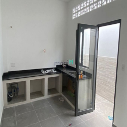 Cần cho thuê nhà phố 4PN, 3WC, mặt tiền 8m. Tiện ở, kinh doanh
