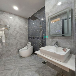 Hạ chào 12% ~ 1.1 t.ỷ, 4.5x16 Nhà 5 tầng đẹp 5*, 4PN full nội thất