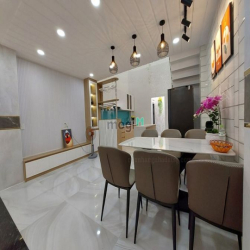 Hạ chào 12% ~ 1.1 t.ỷ, 4.5x16 Nhà 5 tầng đẹp 5*, 4PN full nội thất