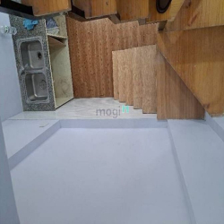 Nhà giá rẻ Quận 10 P.12 Cao Thắng 9m * 6m ba tầng hoàn công đủ