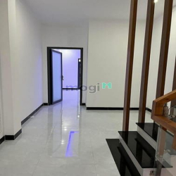 Chính chủ bán nhà Lãnh Binh Thăng Q11 63m2 giá 1ty160, gần LOTTE