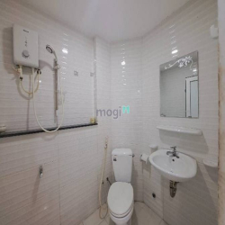 Nhà giá rẻ Quận 10 P.12 Cao Thắng 9m * 6m ba tầng hoàn công đủ