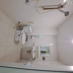 Nhà giá rẻ Quận 10 P.12 Cao Thắng 9m * 6m ba tầng hoàn công đủ