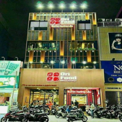 Siêu RẺ 59 tỷ! Bán MT Đối diện Vạn Hạnh Mall Quận 10 - 8*17m.