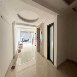 nhà ngõ 75 Nguyễn Xiển. 55m2 x 7T thông sàn, thang máy, 35tr/th