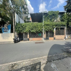 Bán nhà Góc 3 Mặt Tiền Đinh Tiên Hoàng, BT, 8x24m - Sát Quận 1.