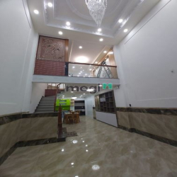 Nội thất sang trọng - thông minh, điều khiển từ xa - Gara oto, 6,X tỷ