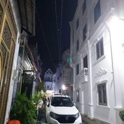 Nội thất sang trọng - thông minh, điều khiển từ xa - Gara oto, 6,X tỷ