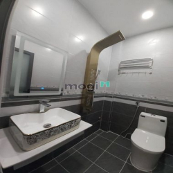 Nội thất sang trọng - thông minh, điều khiển từ xa - Gara oto, 6,X tỷ