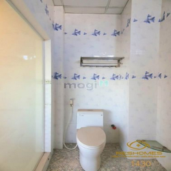 Cho thuê nhà 1 trệt 3 lầu, 10 phòng + WC gần chợ Tân Tiến. Giá 15tr