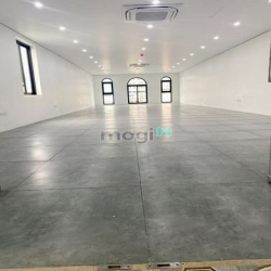 Cho thuê sàn văn phòng 130 m2/tầng, thông sàn, mới 100%