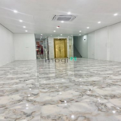 Cho thuê sàn văn phòng 130 m2/tầng, thông sàn, mới 100%