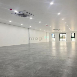 Cho thuê sàn văn phòng 130 m2/tầng, thông sàn, mới 100%