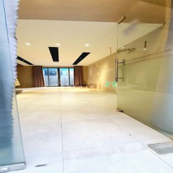 Cho thuê nhà đẹp trống suốt 270A Phan Đình Phùng, Phường 1 Phú Nhuận