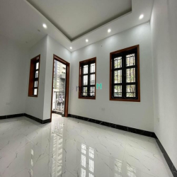 Cho thuê nhà đường Hàm Nghi, Nam Từ Liêm, HN. DT 60m, 4 tầng nhà mới,