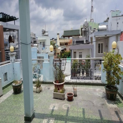 CHO THUÊ Nhà 500 m²- HXH, Nguyễn Tri Phương, Q10 -8.5m x 14m-10P-1H 4L