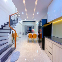 Lên sóng nhà HXH đ. Hồ Văn Huê,P9,q.Phú Nhuận,70m2,3ty100,sổ riêng