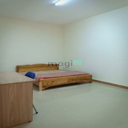 Phòng riêng biệt không chung chủ chung cư Era Town Đức Khải giá 2tr
