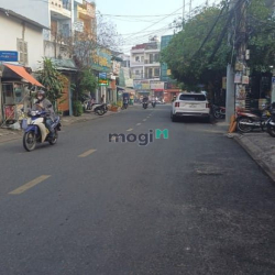 Bán nhà, đường thông 8m, kế bên Hoàng Diệu 2 Linh Chiểu, Thủ Đức,140m2
