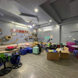 Bán nhà, đường thông 8m, kế bên Hoàng Diệu 2 Linh Chiểu, Thủ Đức,140m2