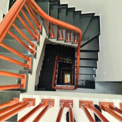 Nhà Hoàng Quốc Việt, 55m2 thang máy, phân lô quân đội, view vườn hoa