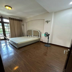 Cần cho thuê hoặc bán biệt thự cao cấp ở quận 2