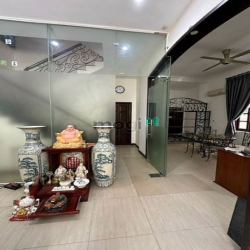 Cần cho thuê hoặc bán biệt thự cao cấp ở quận 2