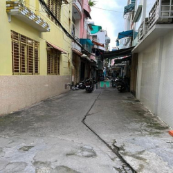 Hẻm xe hơi - 128 Bàn Cờ. DT : 27m vuông. Giá : 4.4 tỷ