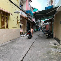 Hẻm xe hơi - 128 Bàn Cờ. DT : 27m vuông. Giá : 4.4 tỷ