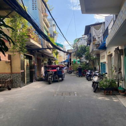 NHÀ BÁN chính chủ 93/ Bạch Vân Q.5