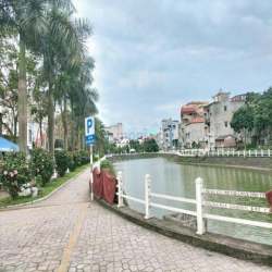 Chủ cần tiền bán gấp! MP Giang Biên, 111m2, 7T, MT5.5m, chỉ 26.5 tỷ.