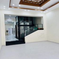 Nguyễn Thị Định 5 tầng thang máy, vỉa hè, ô tô tránh, kinh doanh.