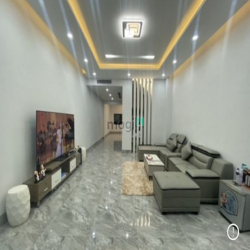 Cho thuê nhà đẹp, mới tinh 1 trệt 2 lầu, toàn bộ máy lạnh âm trần