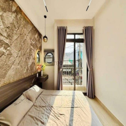 Cần bán gấp nhà Trần Phú, p4, Q.5, 52m2, giá 2tỷ220, Sổ sẵn.