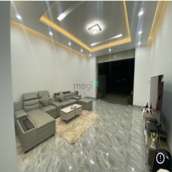 Cho thuê nhà đẹp, mới tinh 1 trệt 2 lầu, toàn bộ máy lạnh âm trần