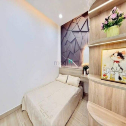 Cần bán gấp nhà Trần Phú, p4, Q.5, 52m2, giá 2tỷ220, Sổ sẵn.