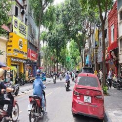 Mặt phố Lò Đúc - Tòa VP 120m2 x 8 tầng - MT 6m - 3 mặt thoáng - 82 tỷ