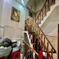 Bán Nhà Ngộp Bank Bán Nhà (120m2) 4Tầng - 3 Mặt Tiền - HXH Thông.